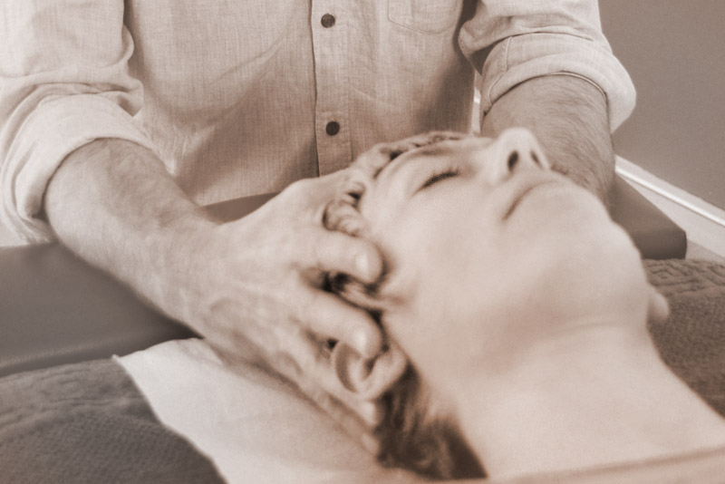 Die craniosacrale Behandlung nach der Anamnese